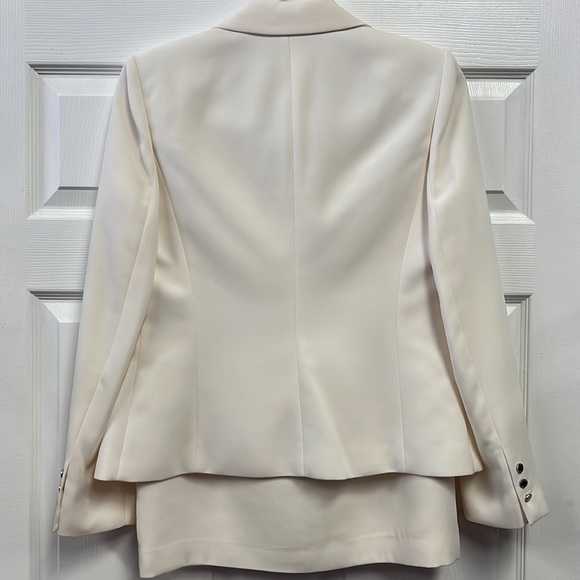 Skirt Suit Set - Picture 5 of 5